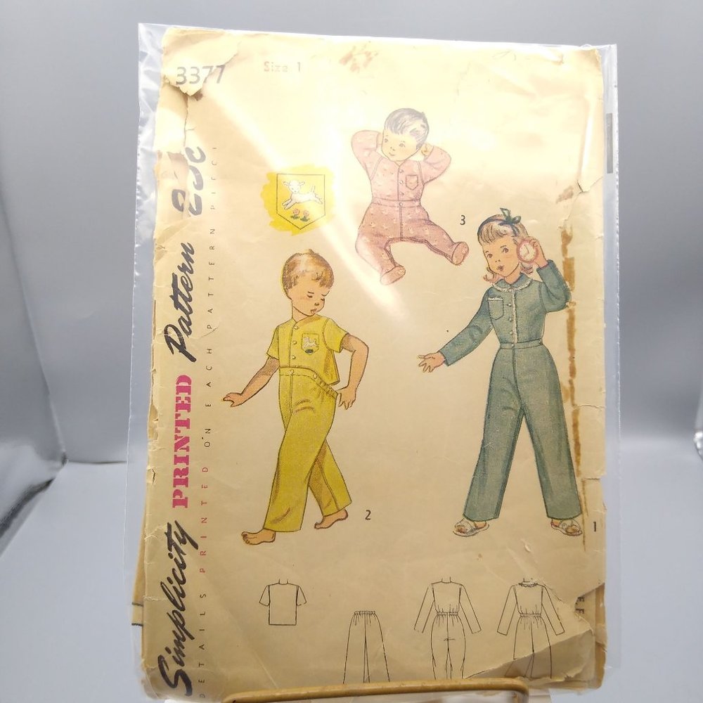 Vintage Sewing PATTERN Simplicity 3377, Toddlers 1950 Two-piece Pajamas, Child